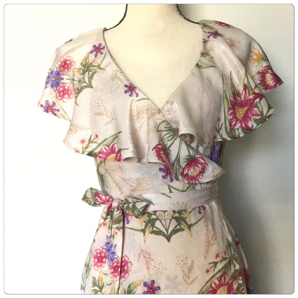 Floral Pattern Wrap Dress - Picture 4 of 6
